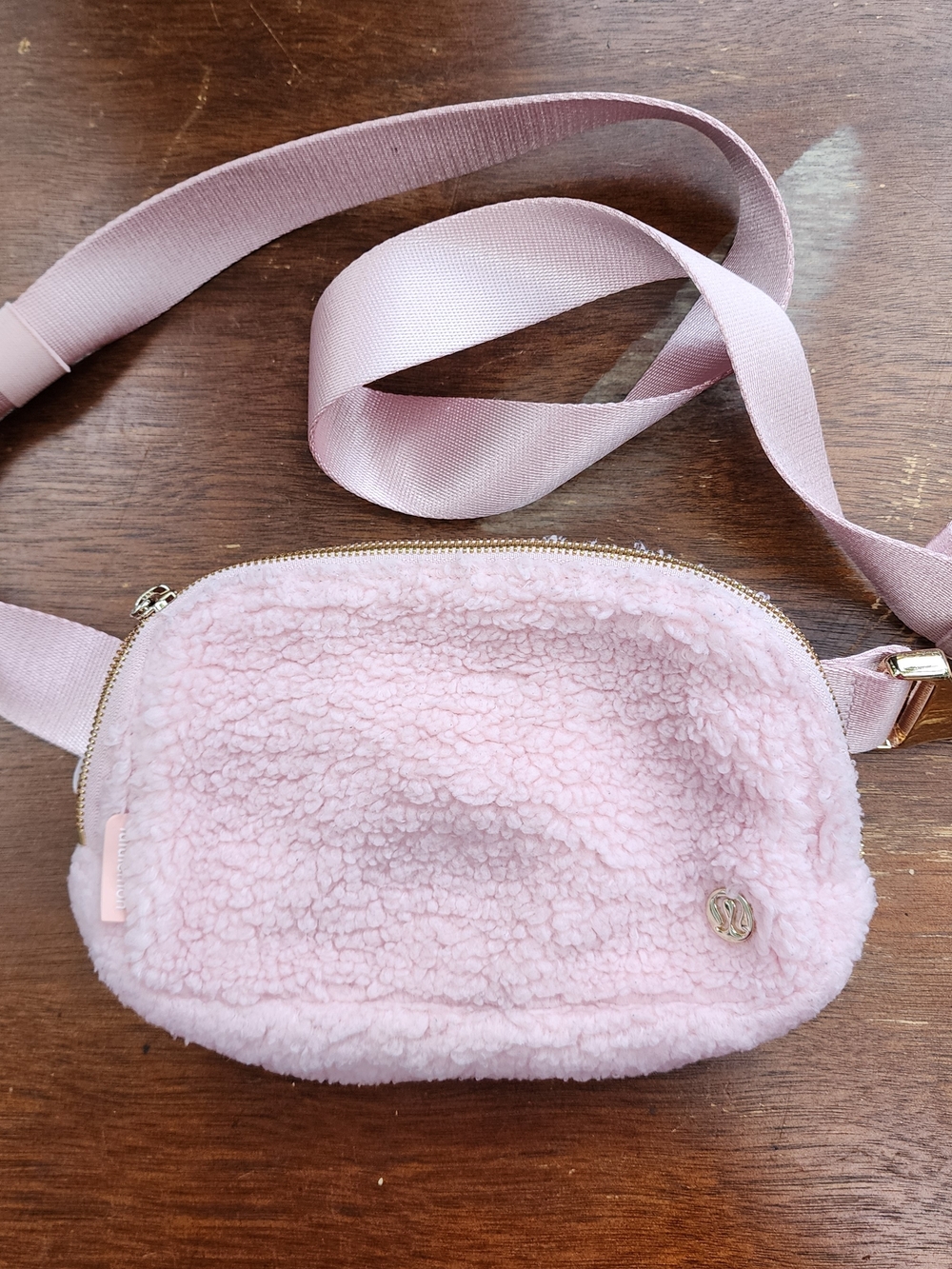Lululemon Everywhere Belt Bag Fleece 1L Pink Mist Gold